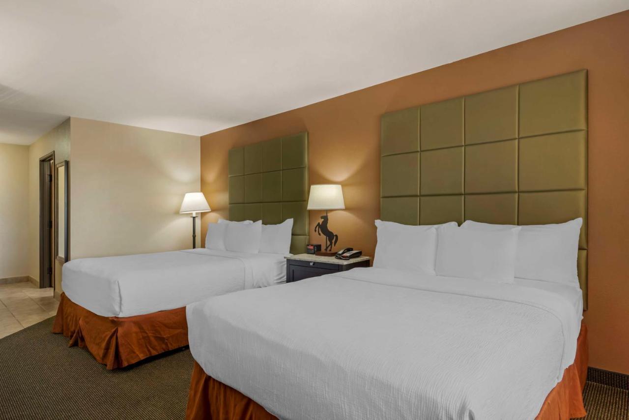 Best Western Plus Country Inn & Suites Додж-Сити Экстерьер фото