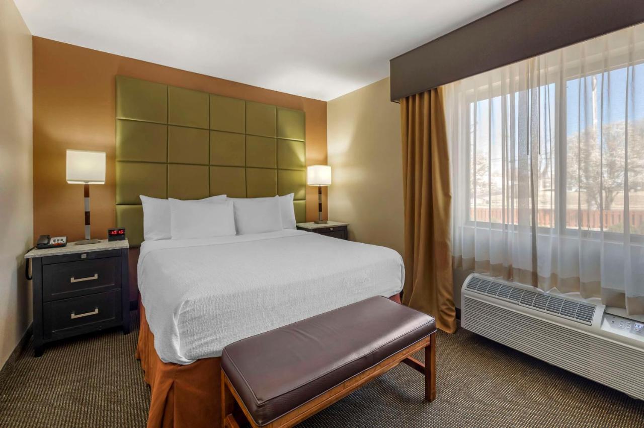 Best Western Plus Country Inn & Suites Додж-Сити Экстерьер фото