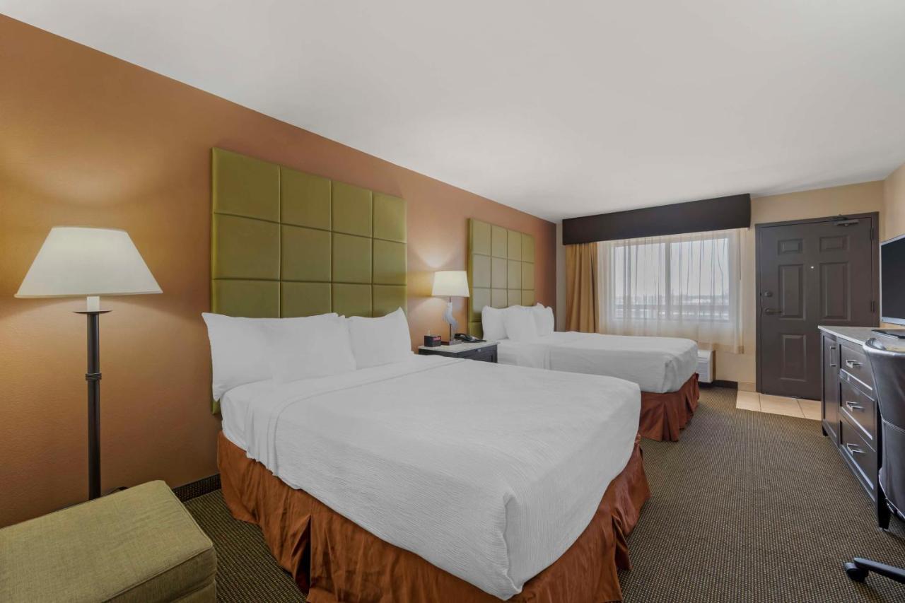Best Western Plus Country Inn & Suites Додж-Сити Экстерьер фото