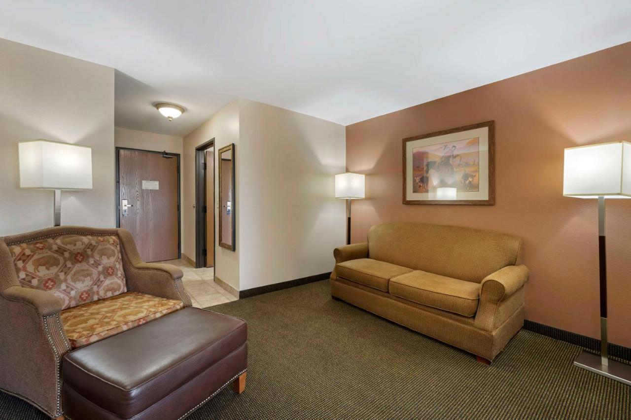 Best Western Plus Country Inn & Suites Додж-Сити Экстерьер фото