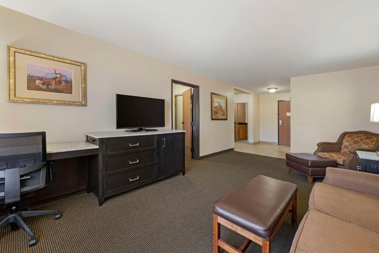 Best Western Plus Country Inn & Suites Додж-Сити Экстерьер фото