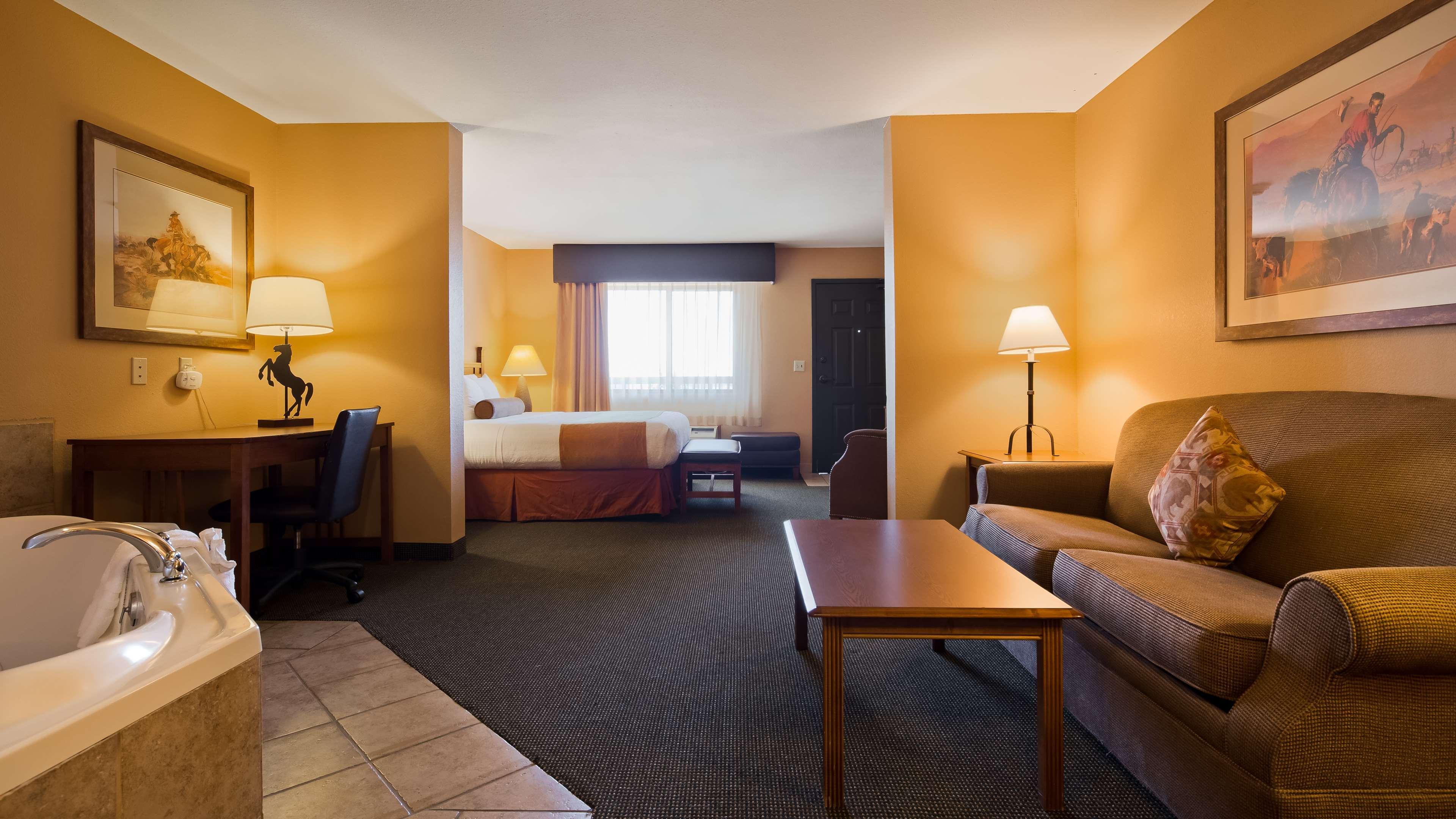 Best Western Plus Country Inn & Suites Додж-Сити Экстерьер фото