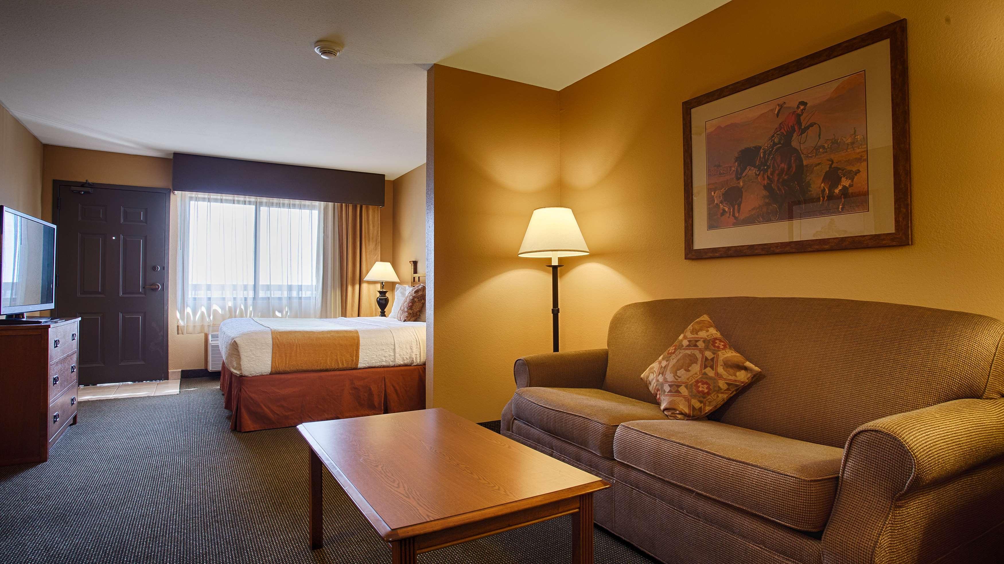 Best Western Plus Country Inn & Suites Додж-Сити Экстерьер фото
