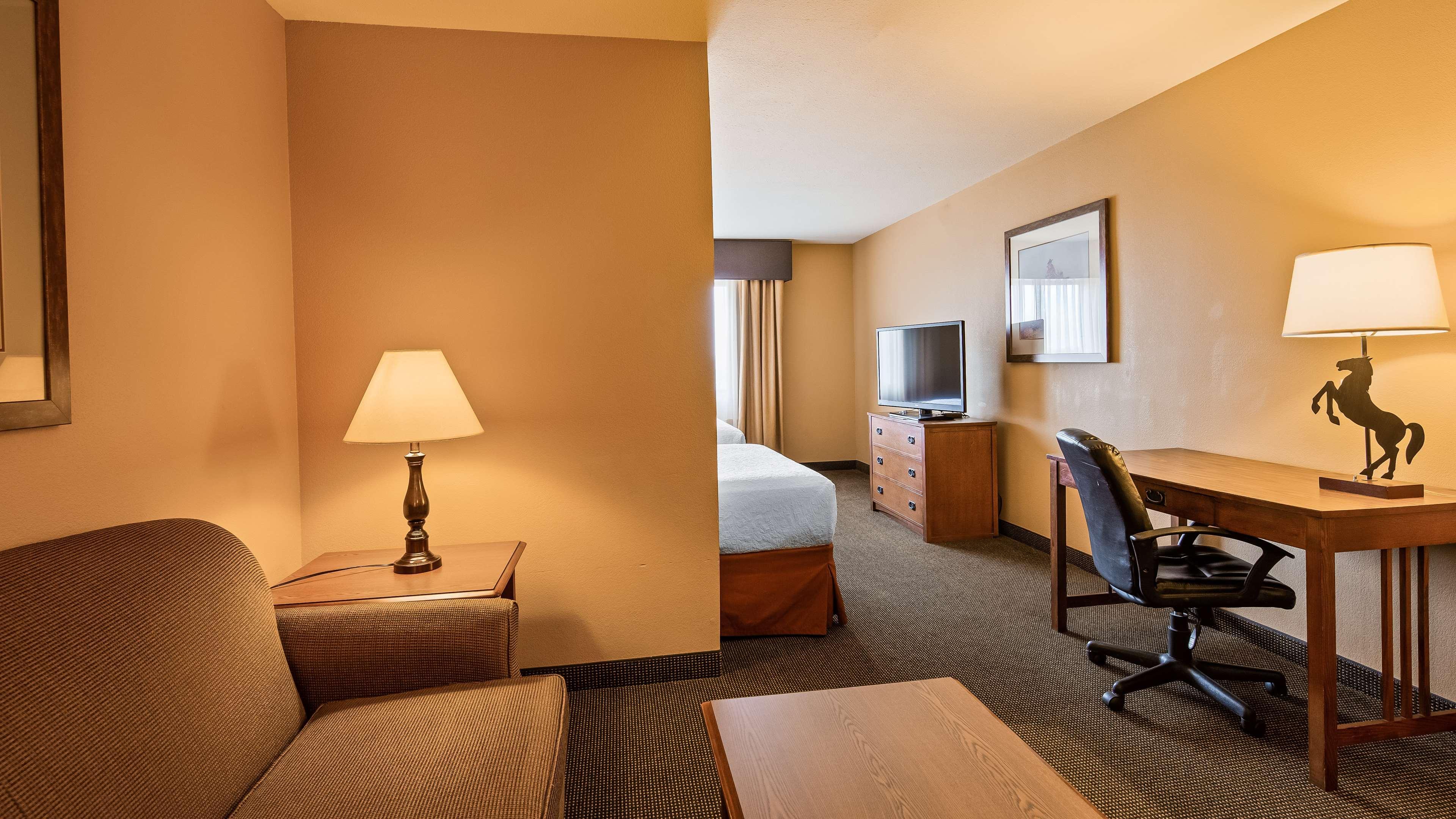 Best Western Plus Country Inn & Suites Додж-Сити Экстерьер фото