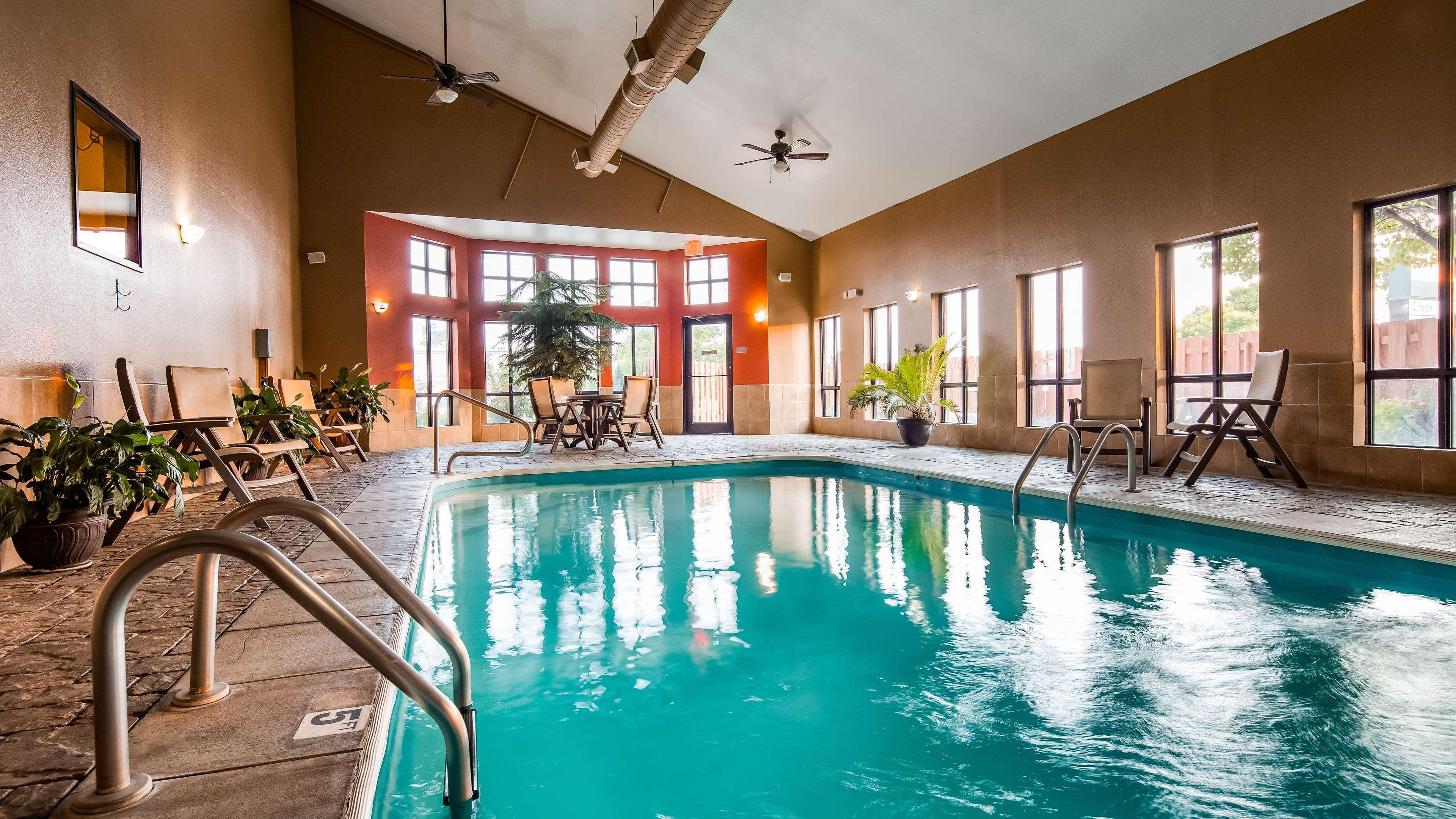 Best Western Plus Country Inn & Suites Додж-Сити Экстерьер фото