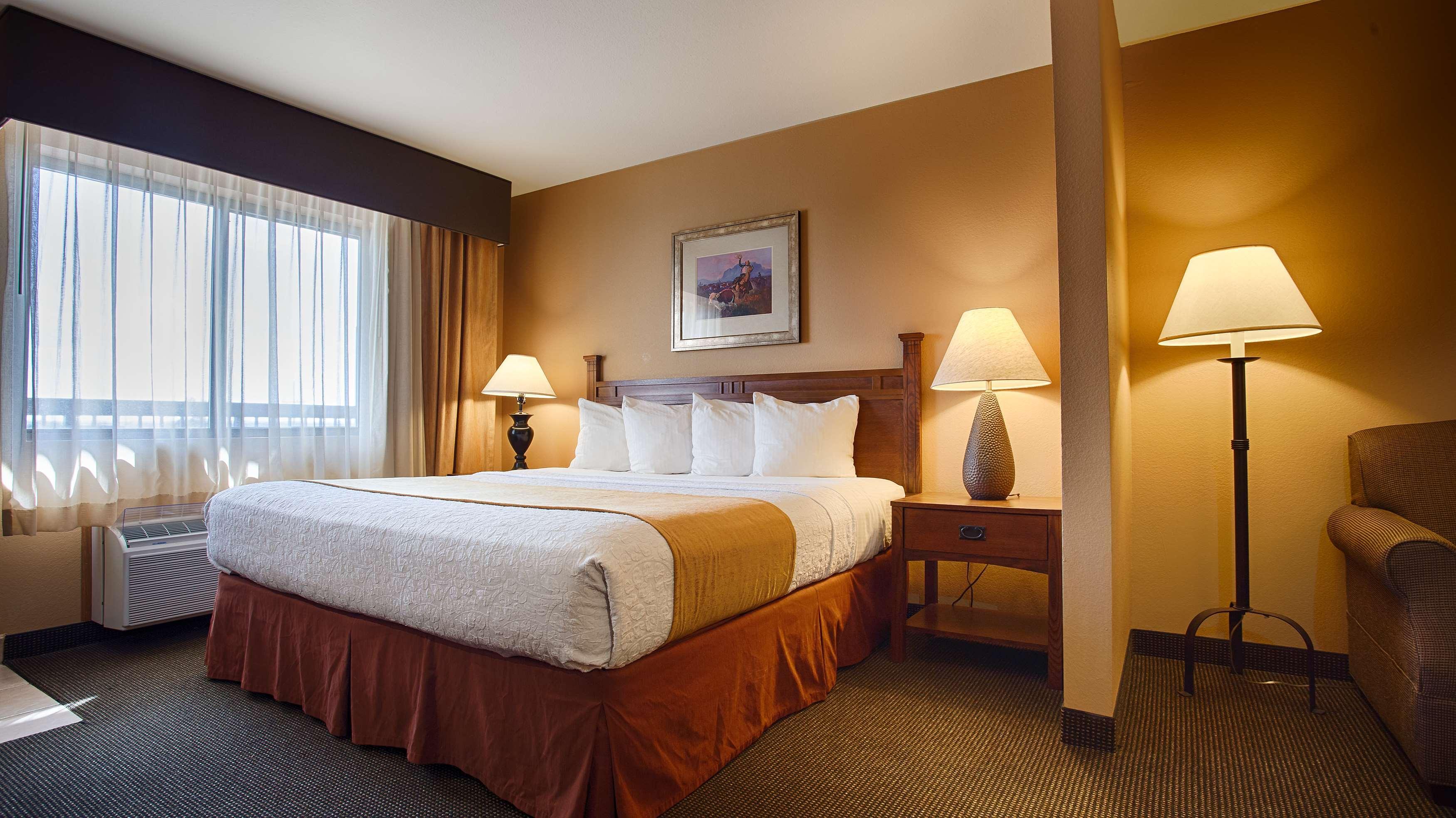 Best Western Plus Country Inn & Suites Додж-Сити Экстерьер фото